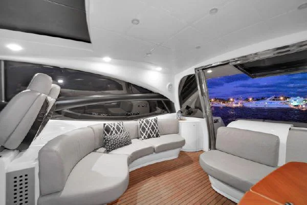 68ft Pershing Sky Italian craftsmanship